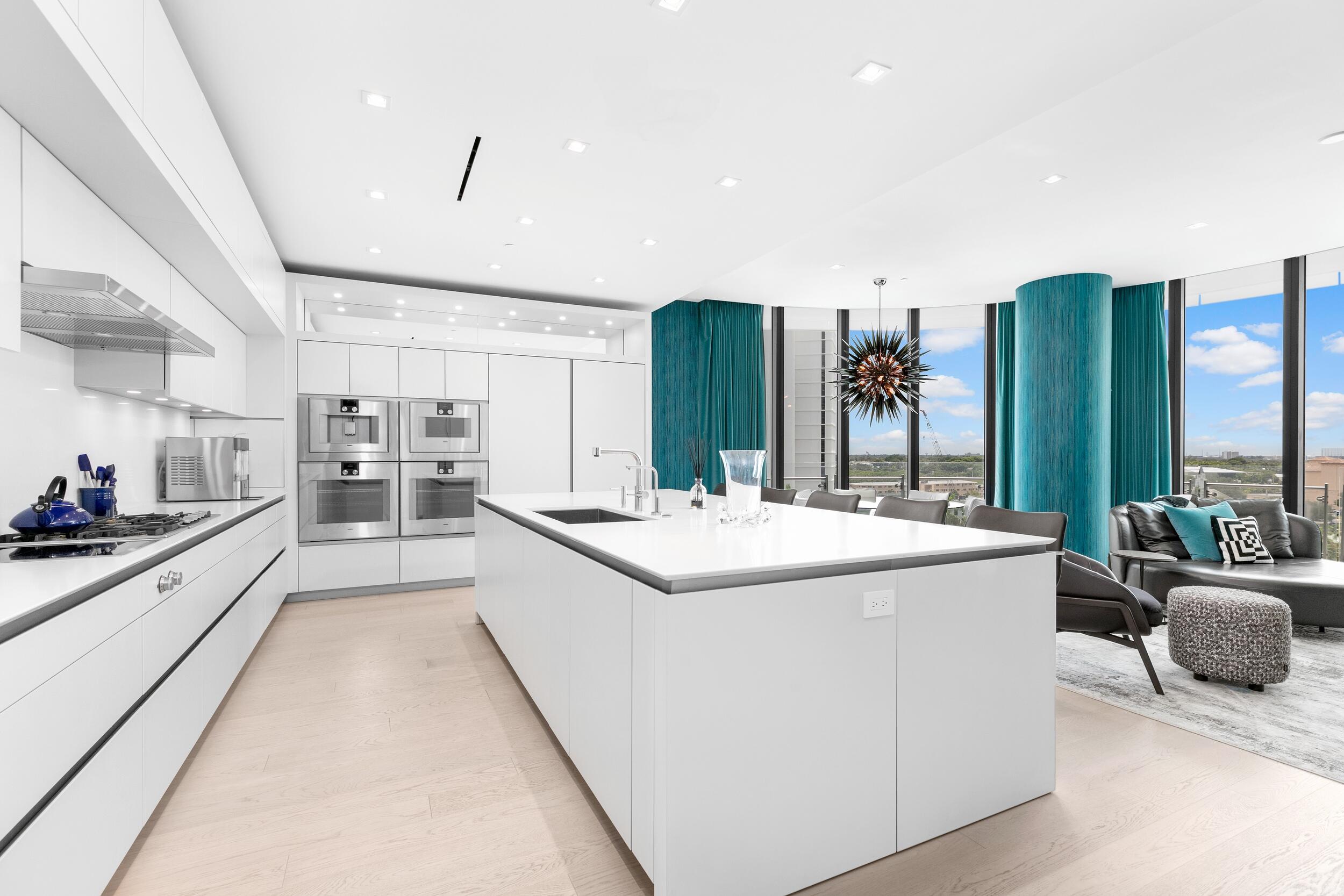 BRISTOL CONDO - Residential