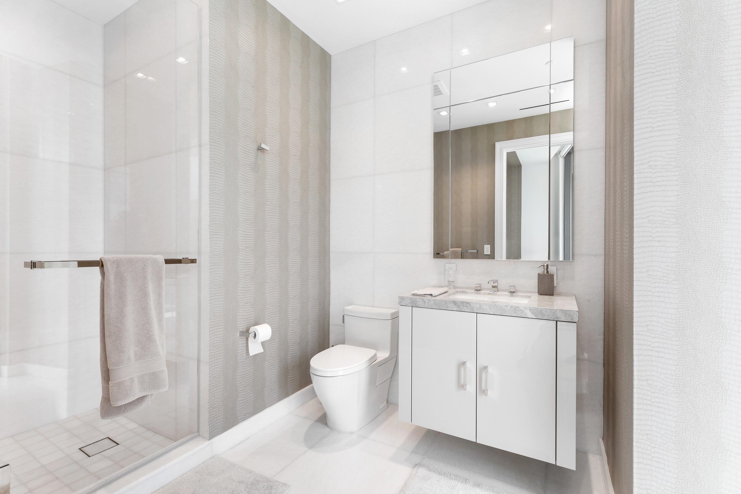 BRISTOL CONDO - Residential