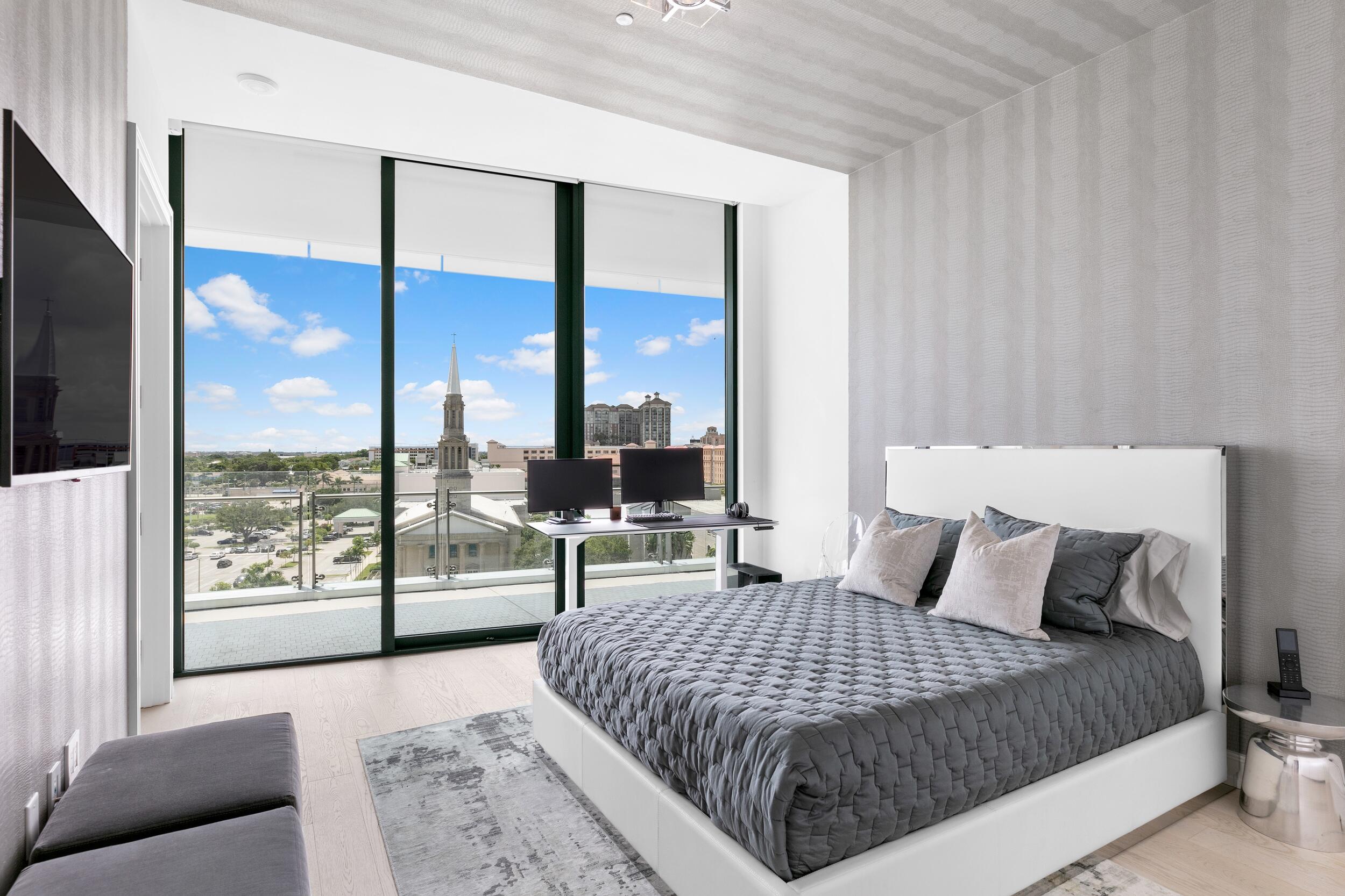 BRISTOL CONDO - Residential