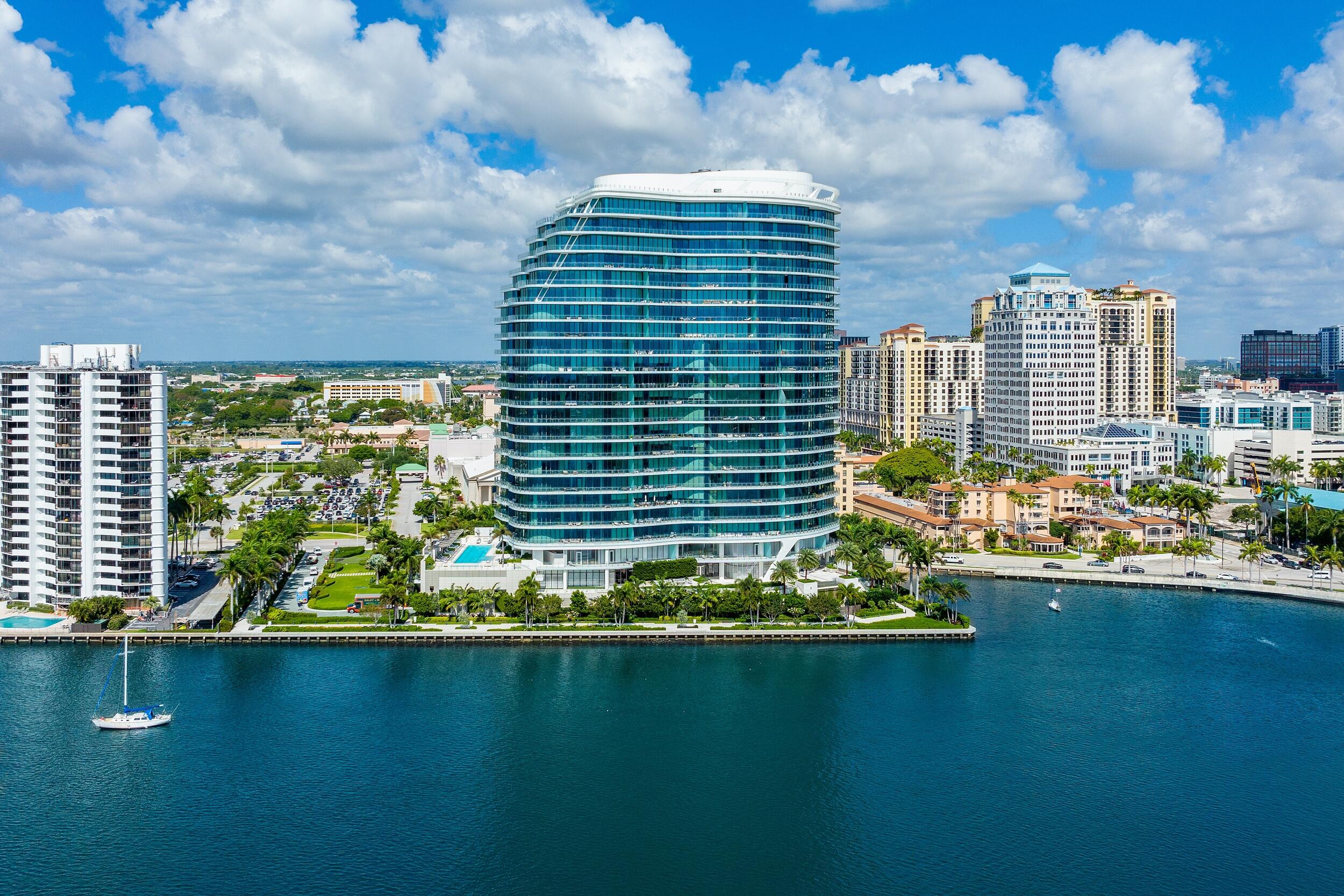 BRISTOL CONDO - Residential