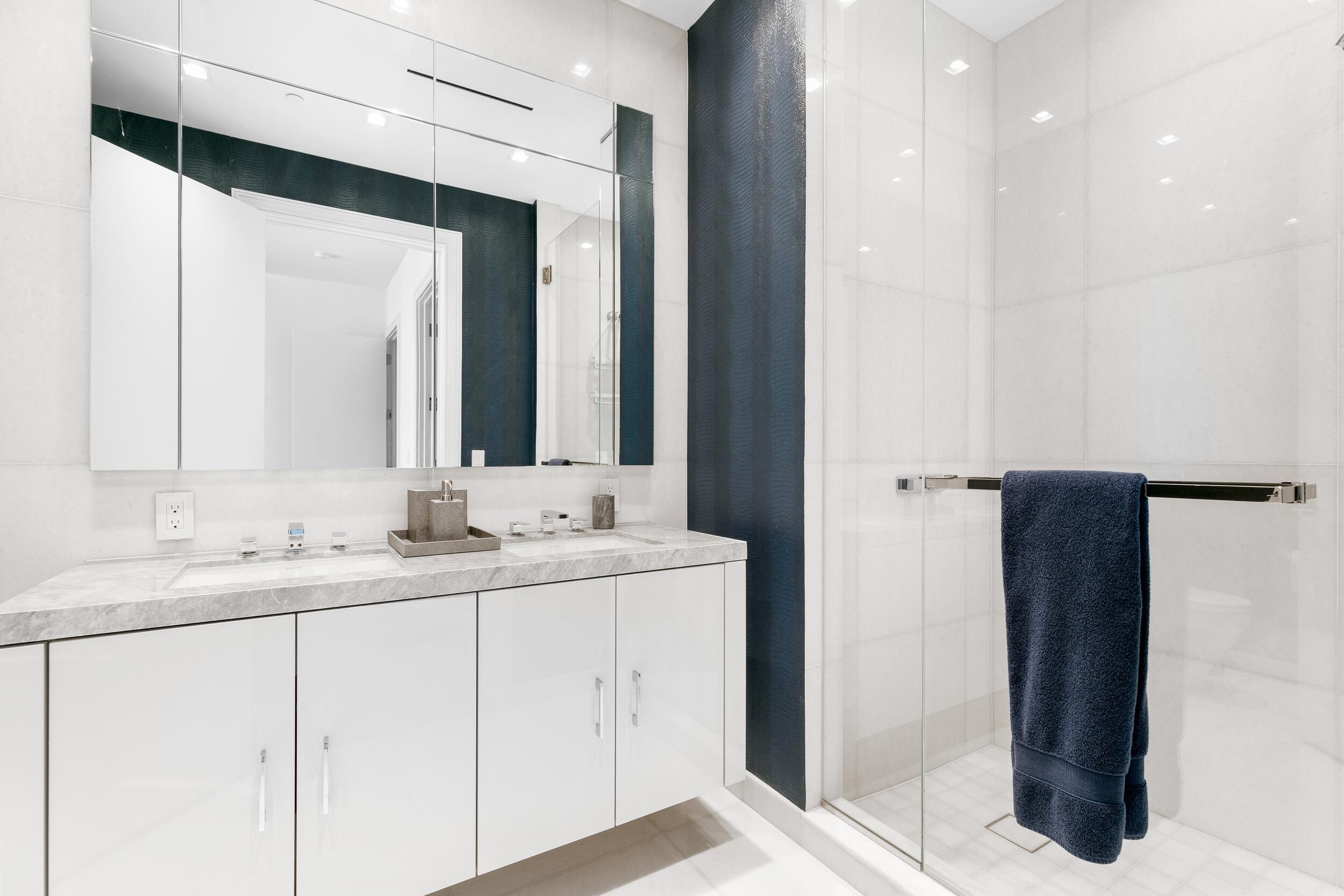 BRISTOL CONDO - Residential