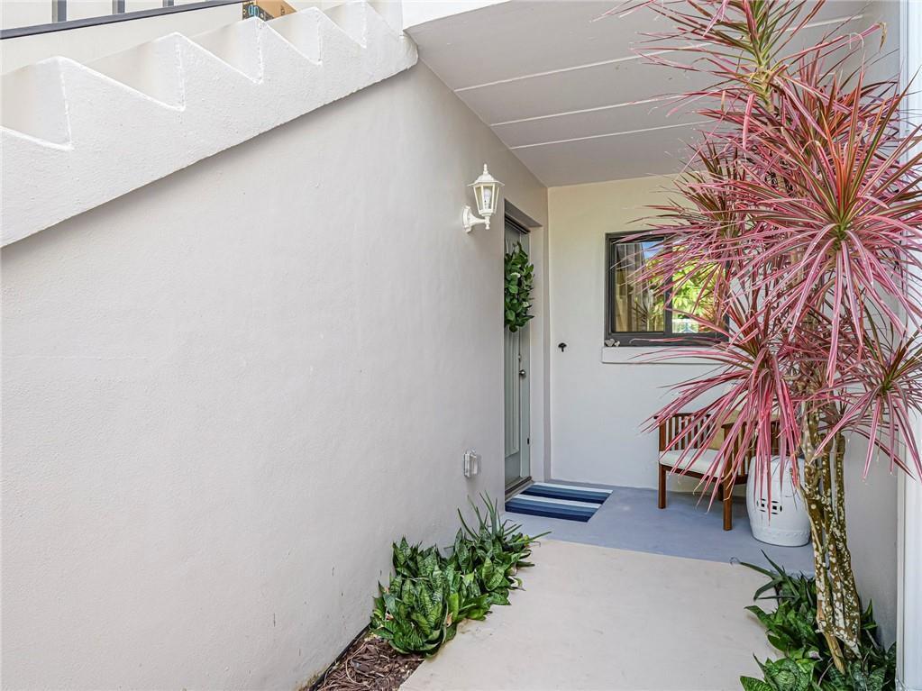 1155 Reef Road C5, Vero Beach, FL, 32963/$545,000 2 1155 Reef Road C5