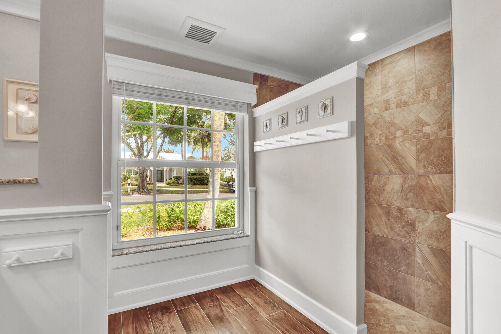 SHORES 2 - Residential