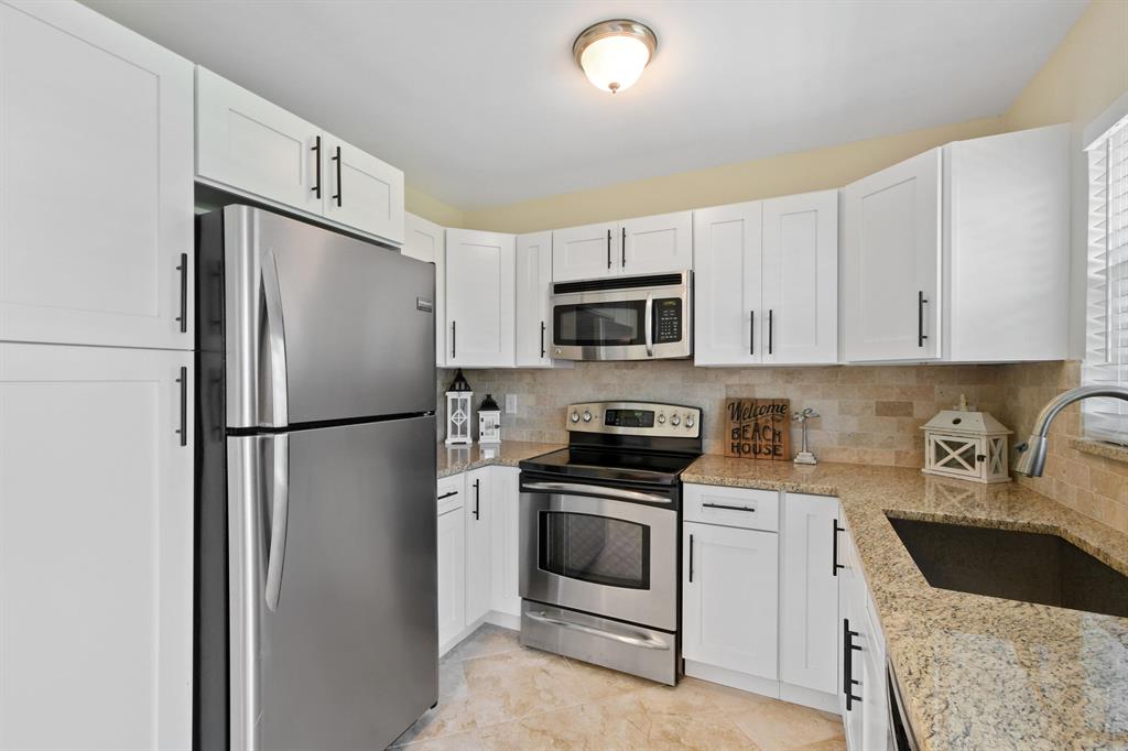 JUPITER VILLAGE PHASE IV - Residential