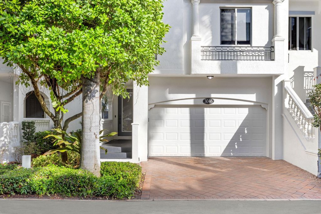 Photo of 3046 Waterside Circle, Boynton Beach, FL 33435 (MLS # R10950863)