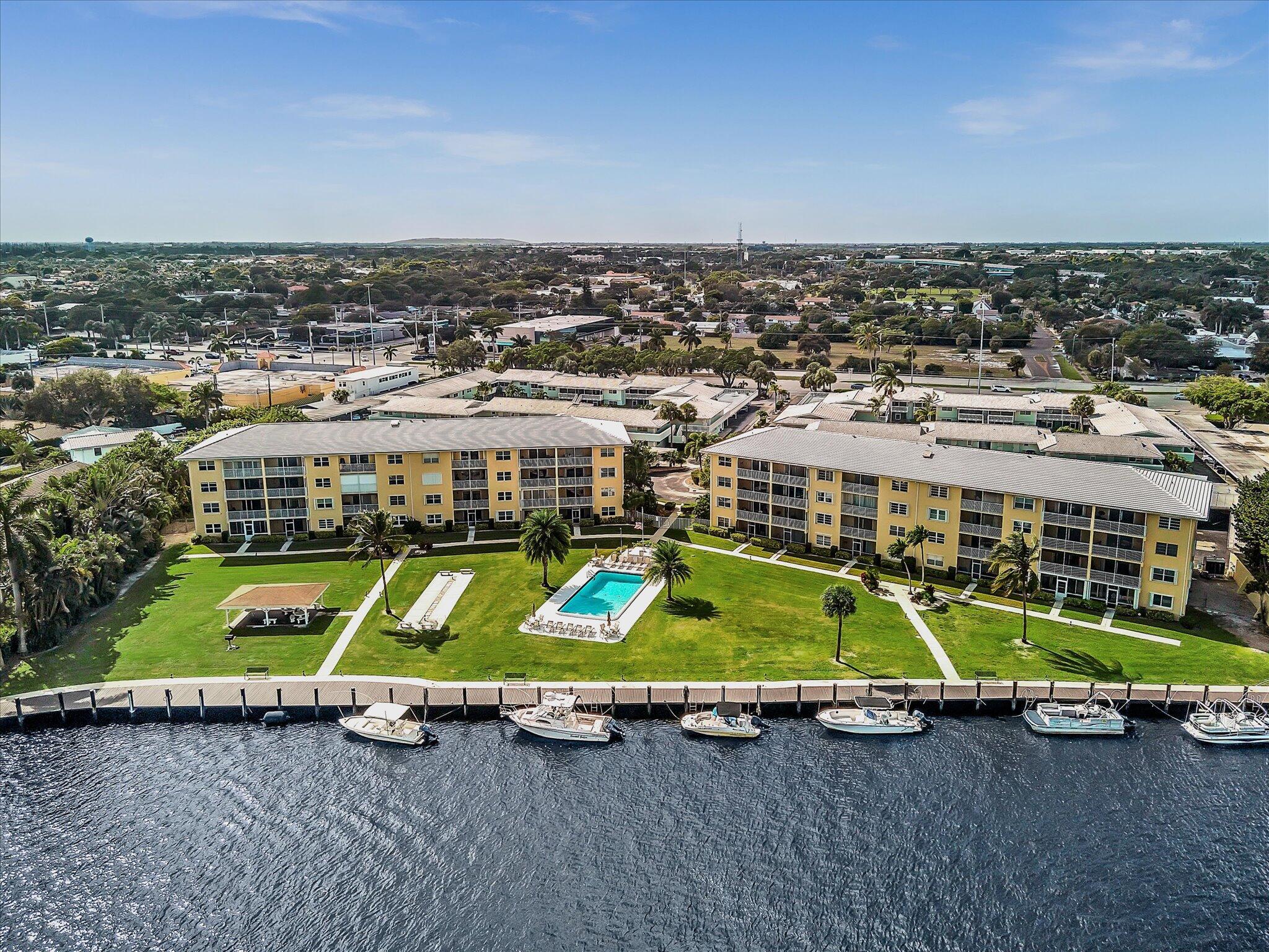 RIVER HOUSE TERRACE CONDO - Residential