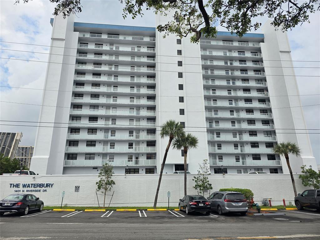1401 N Riverside Dr 1104