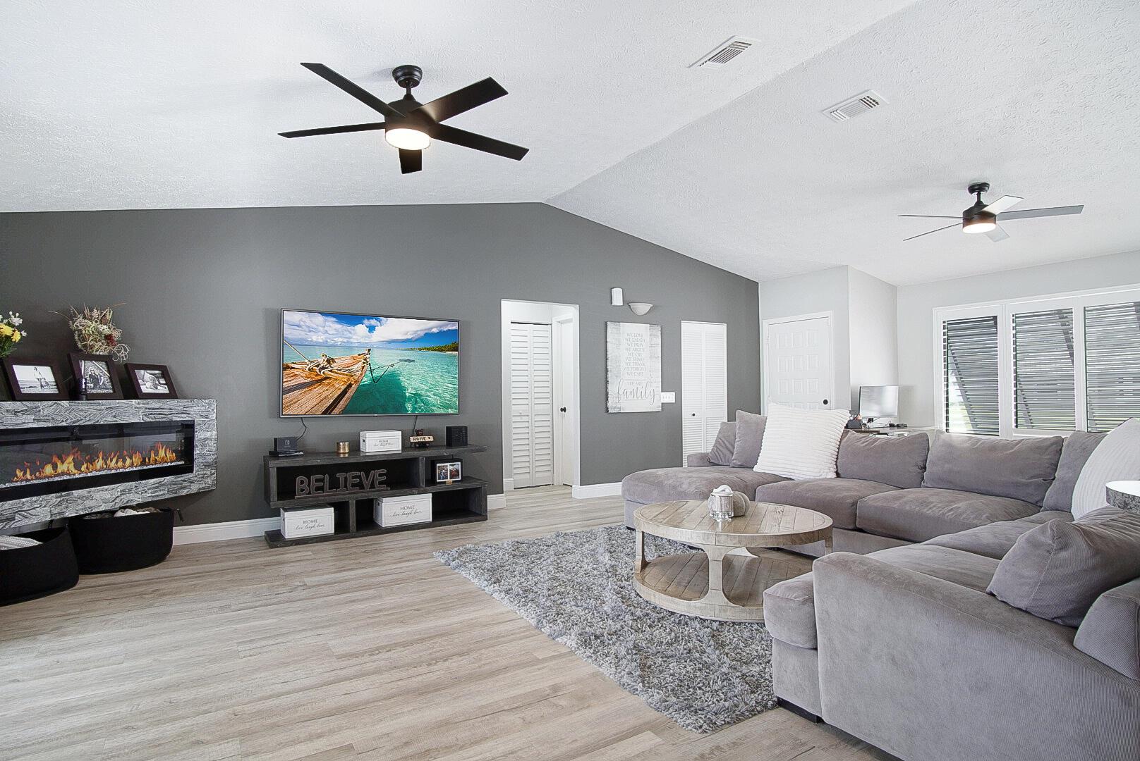 PORT ST LUCIE SECTION 23 - Residential