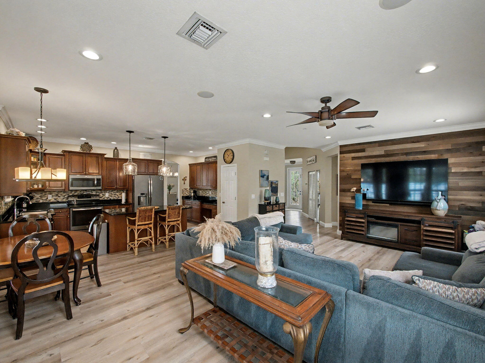 MADISON GREEN 1 - Residential