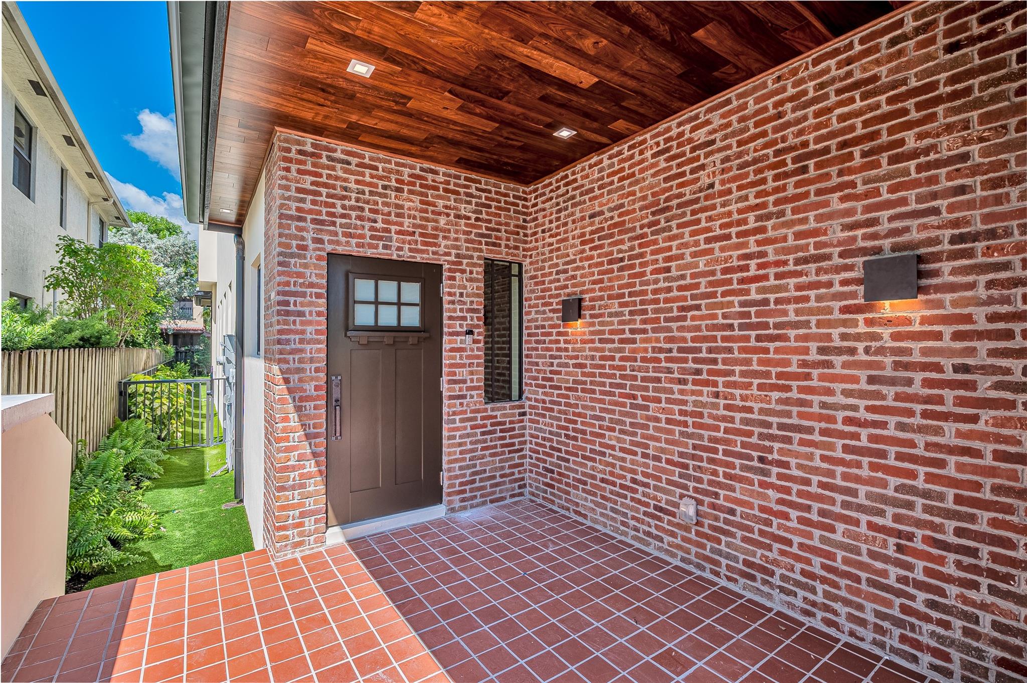 1113 NE 3rd Ave
