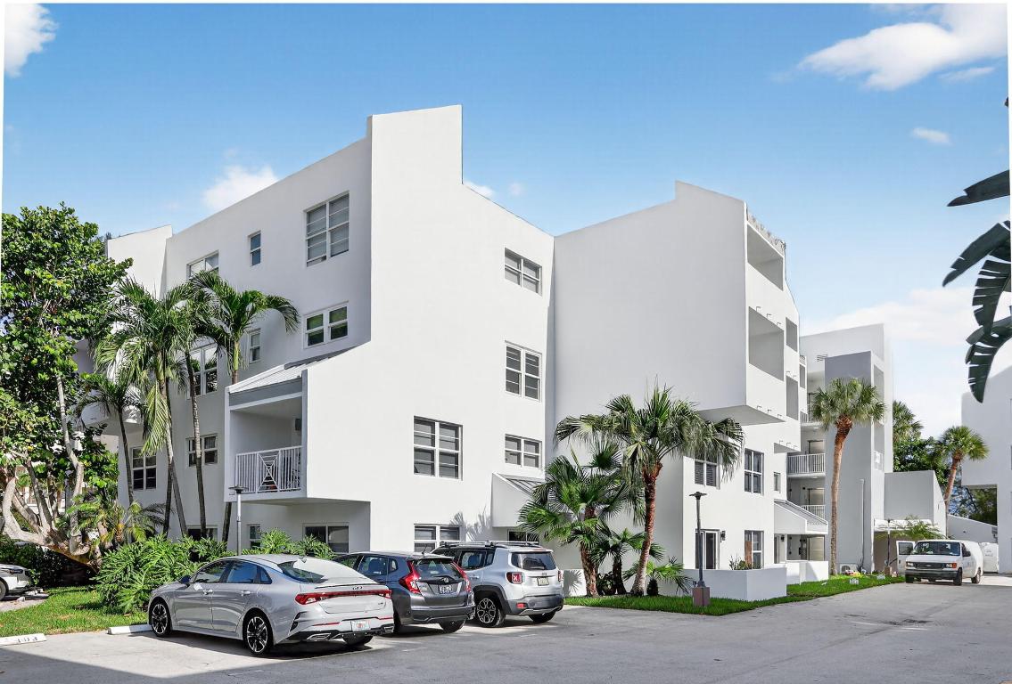 2870 NE 14th St Causeway 308c