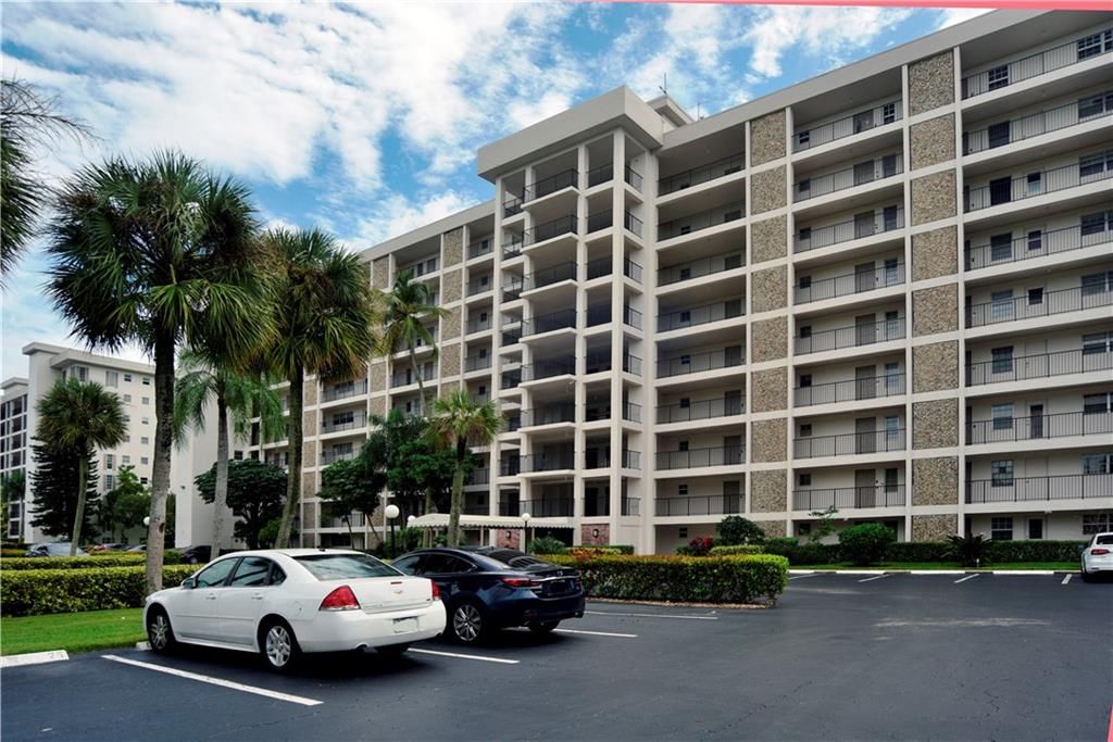 Photo of 3150 N Palm Aire Dr #607, Pompano Beach, FL 33069 (MLS # F10305675)