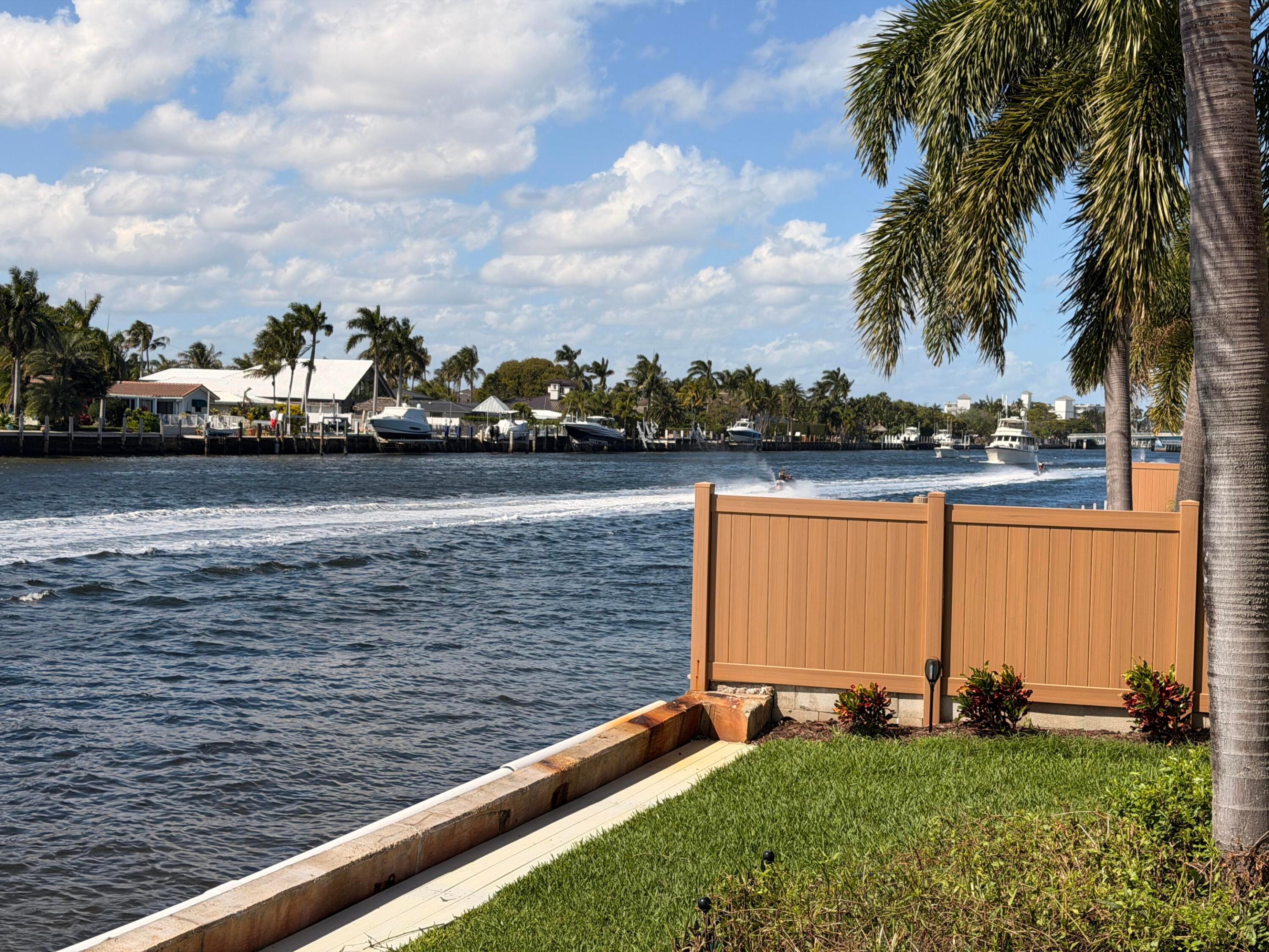 INTRACOASTAL TOWNHOUSES - Residential