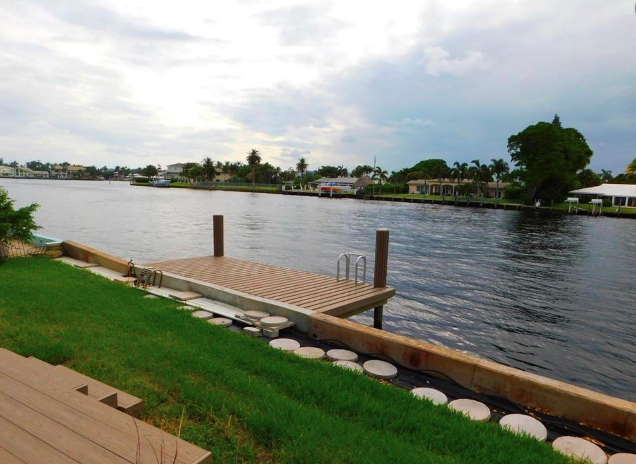 INTRACOASTAL TOWNHOUSES - Residential