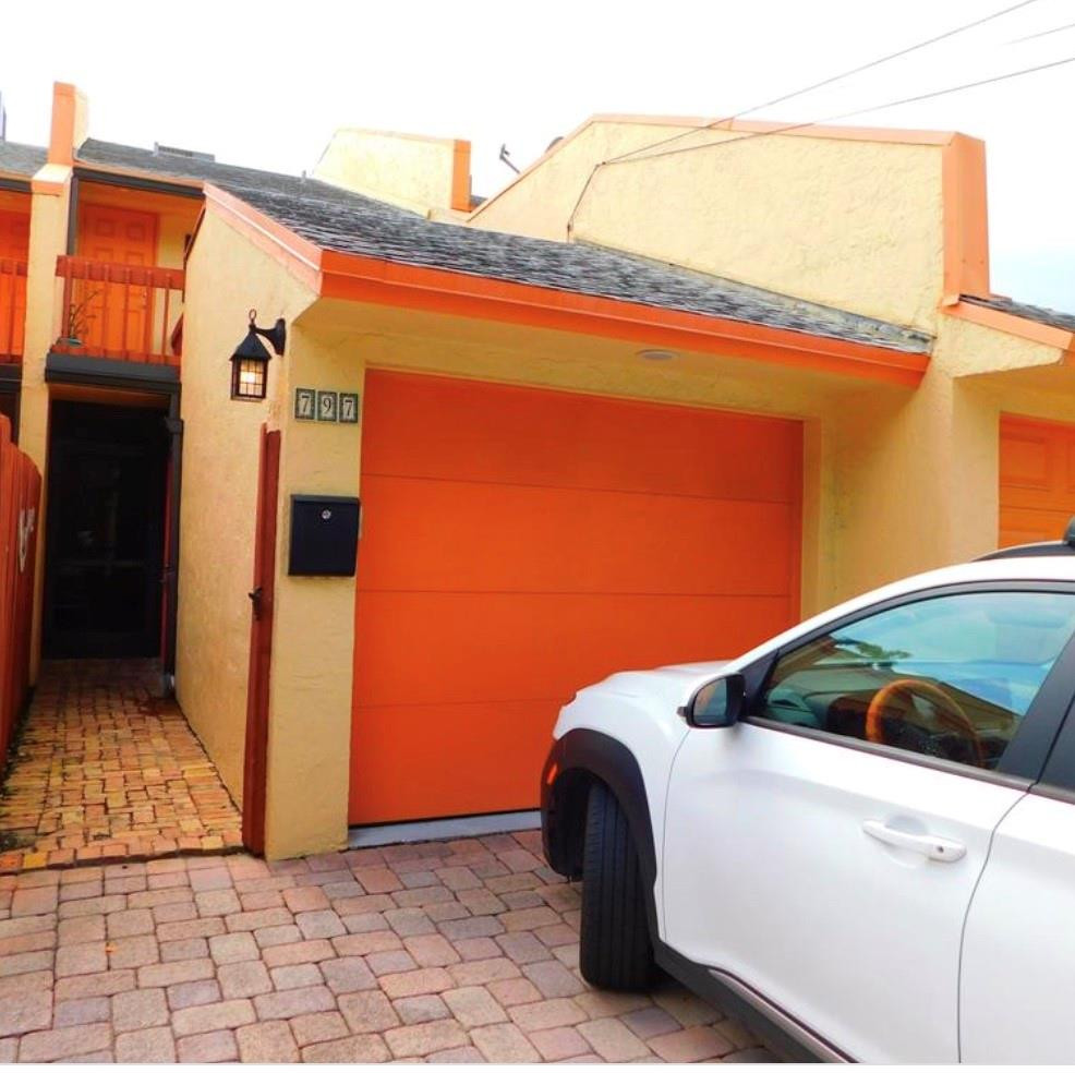 INTRACOASTAL TOWNHOUSES - Residential