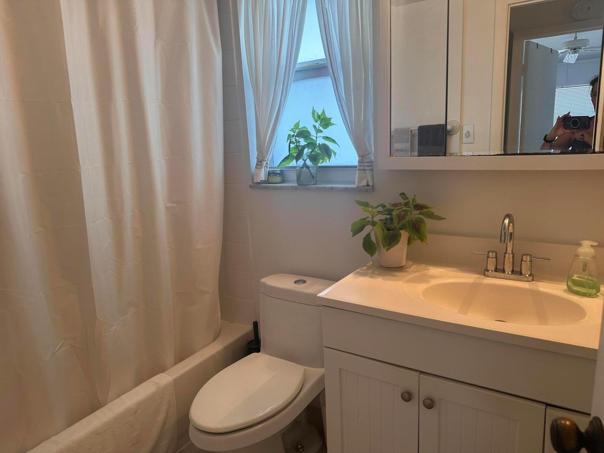 LEISUREVILLE LAKE CONDO - Residential Lease