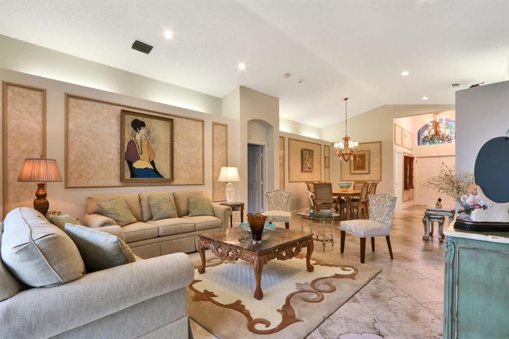 VALENCIA LAKES 1 - Residential