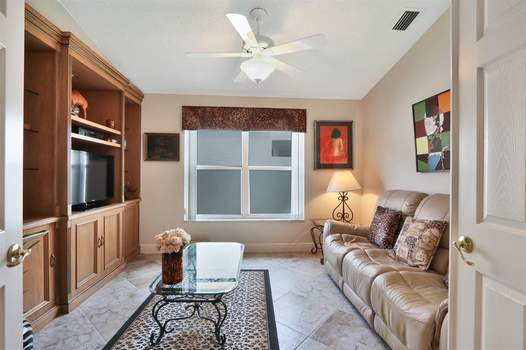 VALENCIA LAKES 1 - Residential