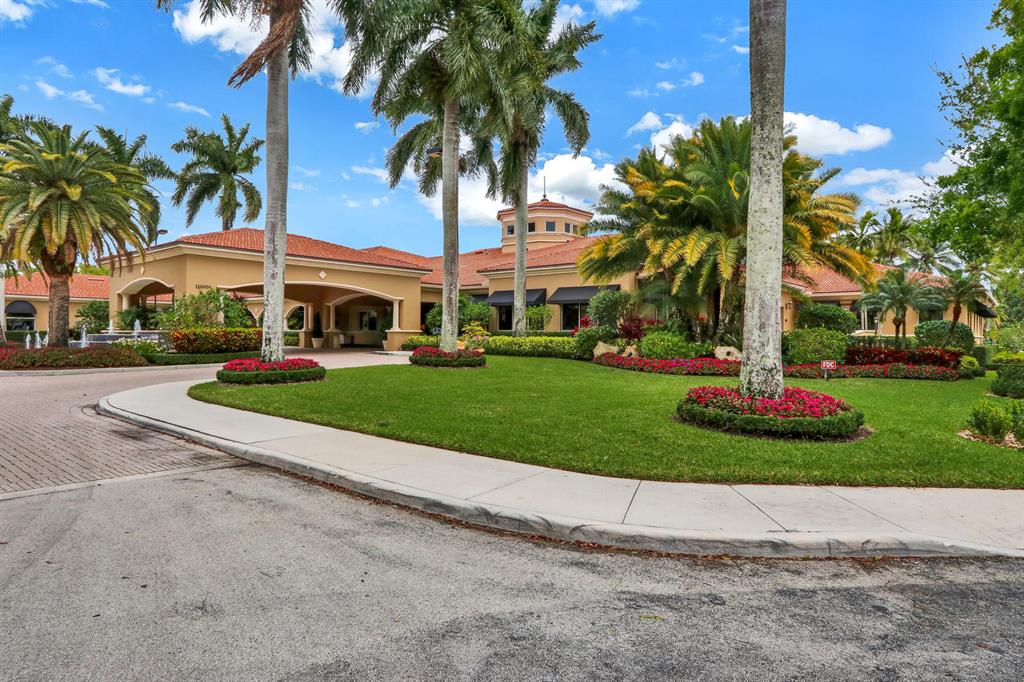 VALENCIA LAKES 1 - Residential