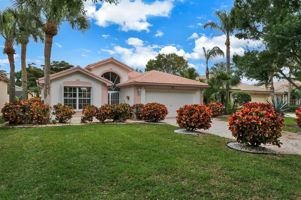 VALENCIA LAKES 1 - Residential