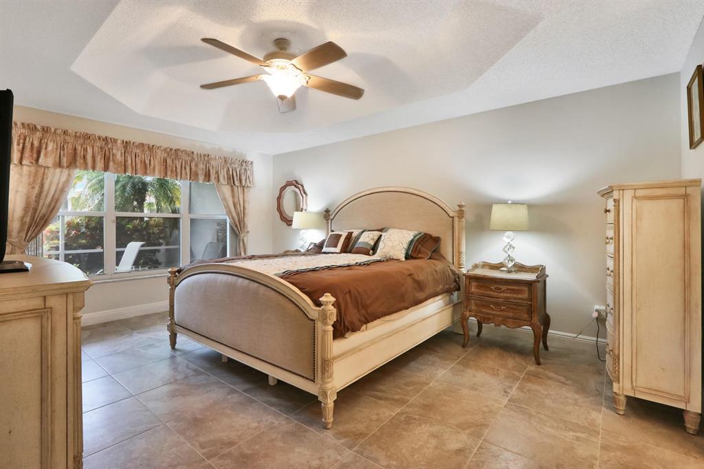 VALENCIA LAKES 1 - Residential