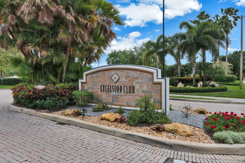 VALENCIA LAKES 1 - Residential