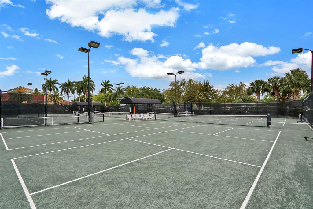 VALENCIA LAKES 1 - Residential