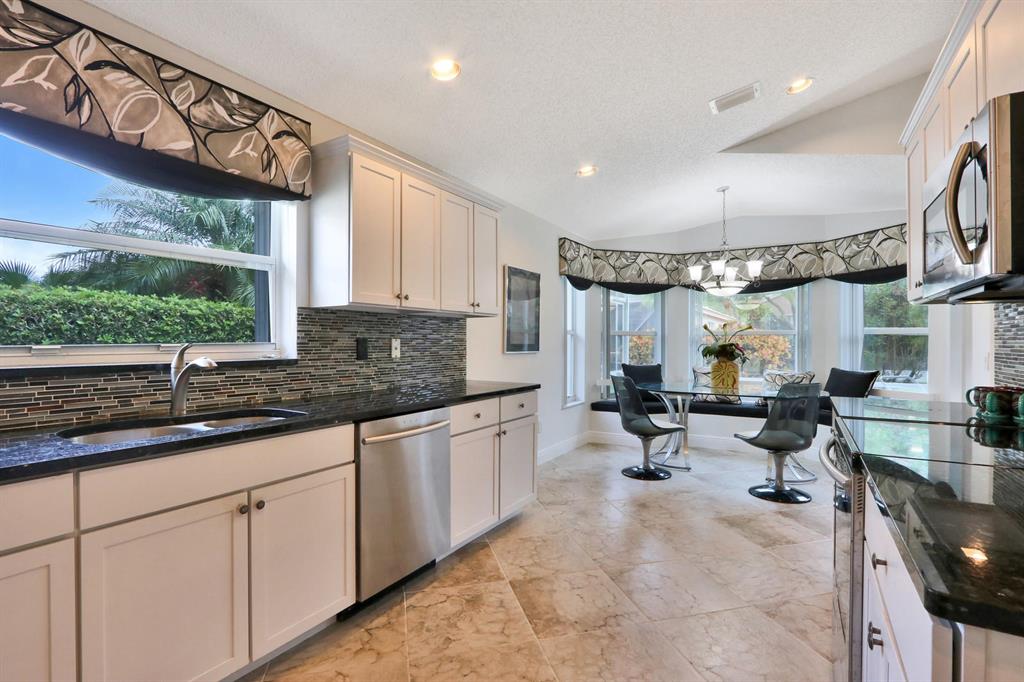 VALENCIA LAKES 1 - Residential