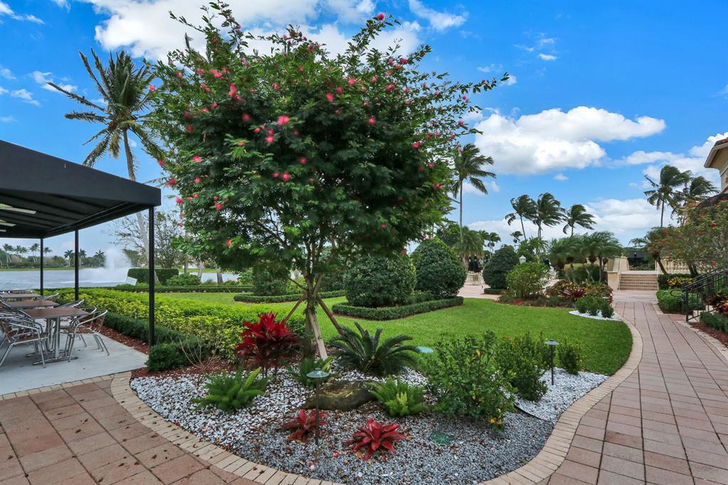 VALENCIA LAKES 1 - Residential