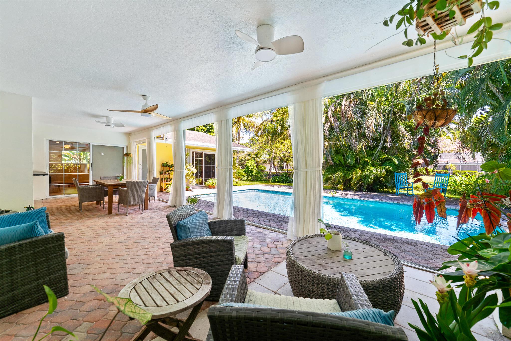 PLANTATION ESTATES SECTIO - Residential