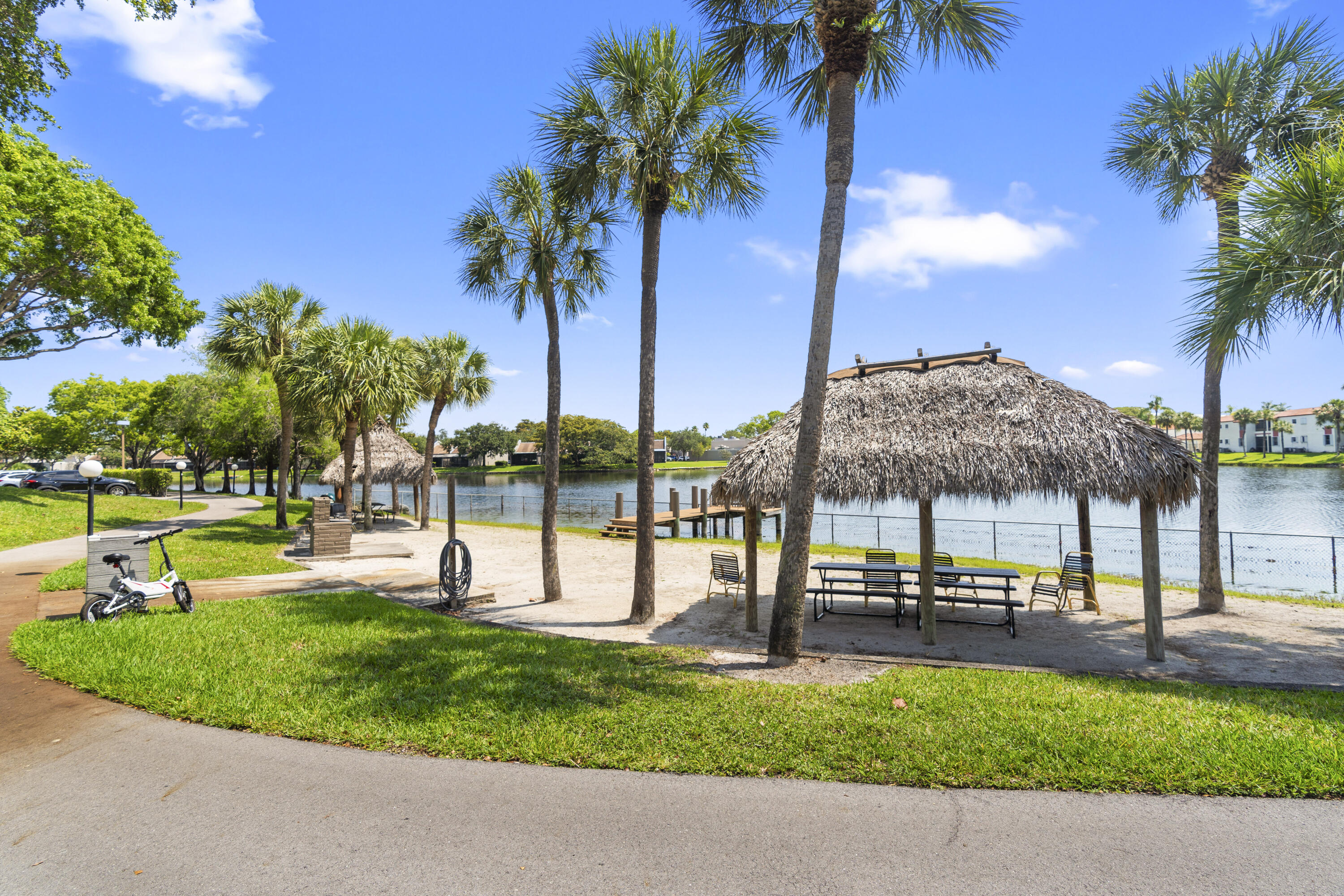 COLONY POINT - Residential