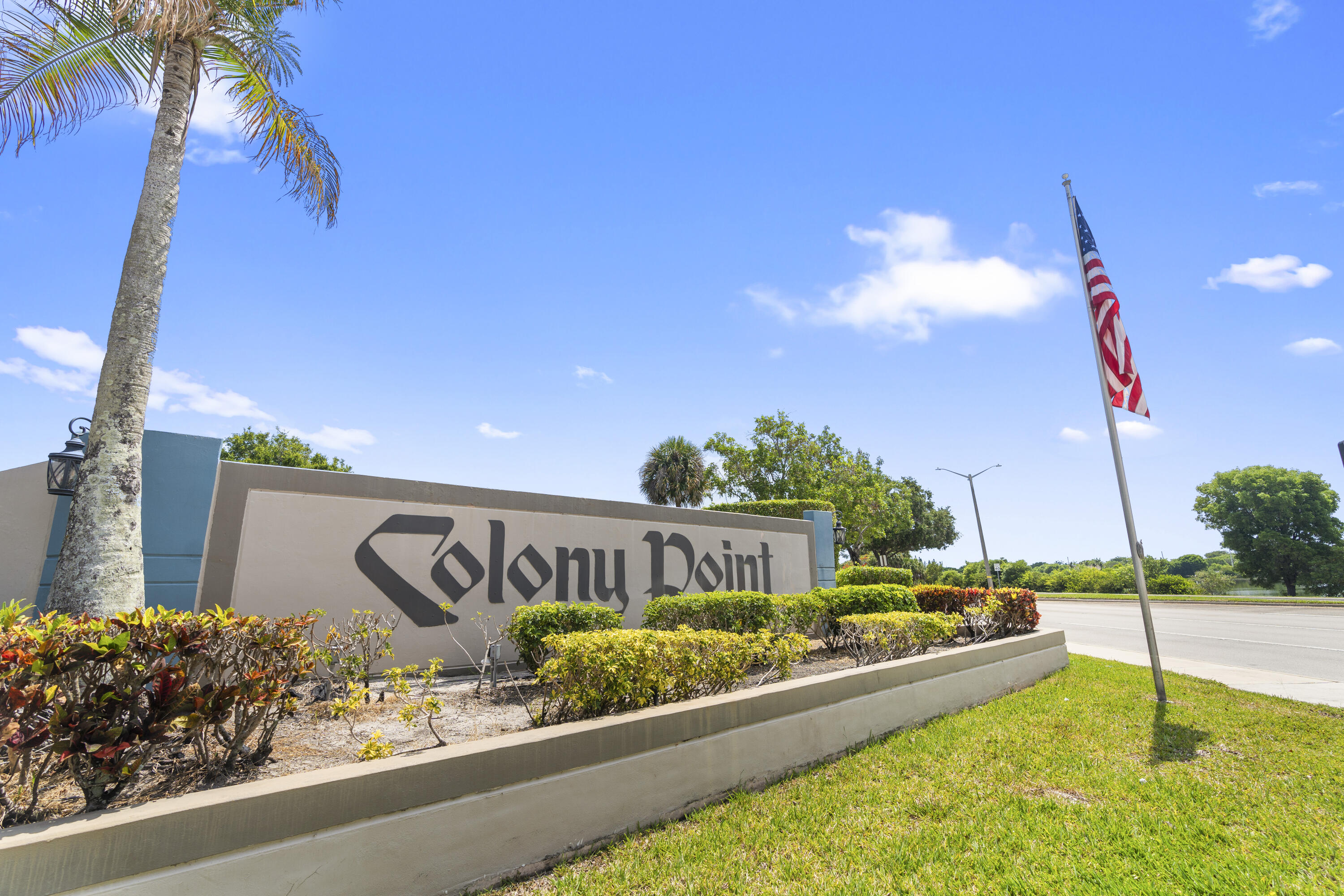 COLONY POINT - Residential