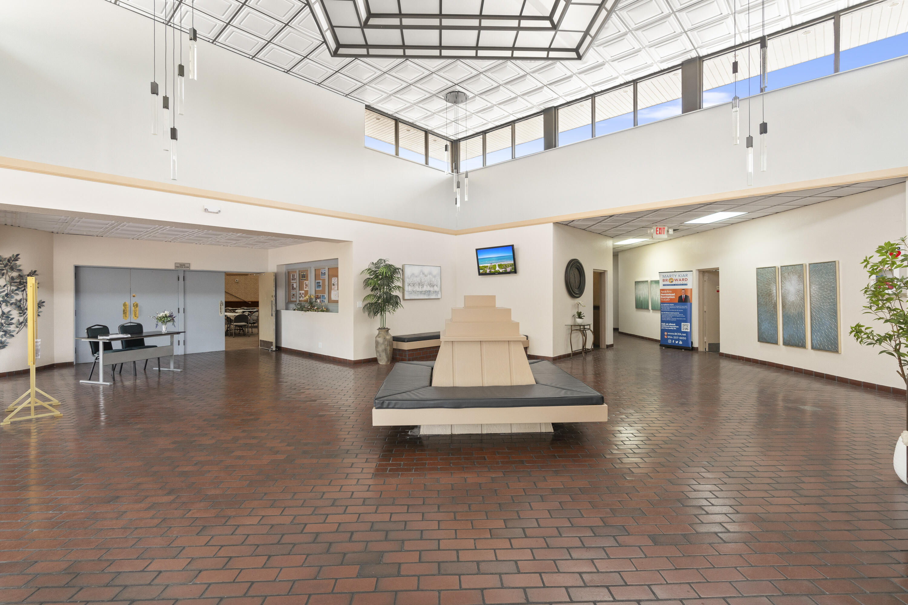 COLONY POINT - Residential