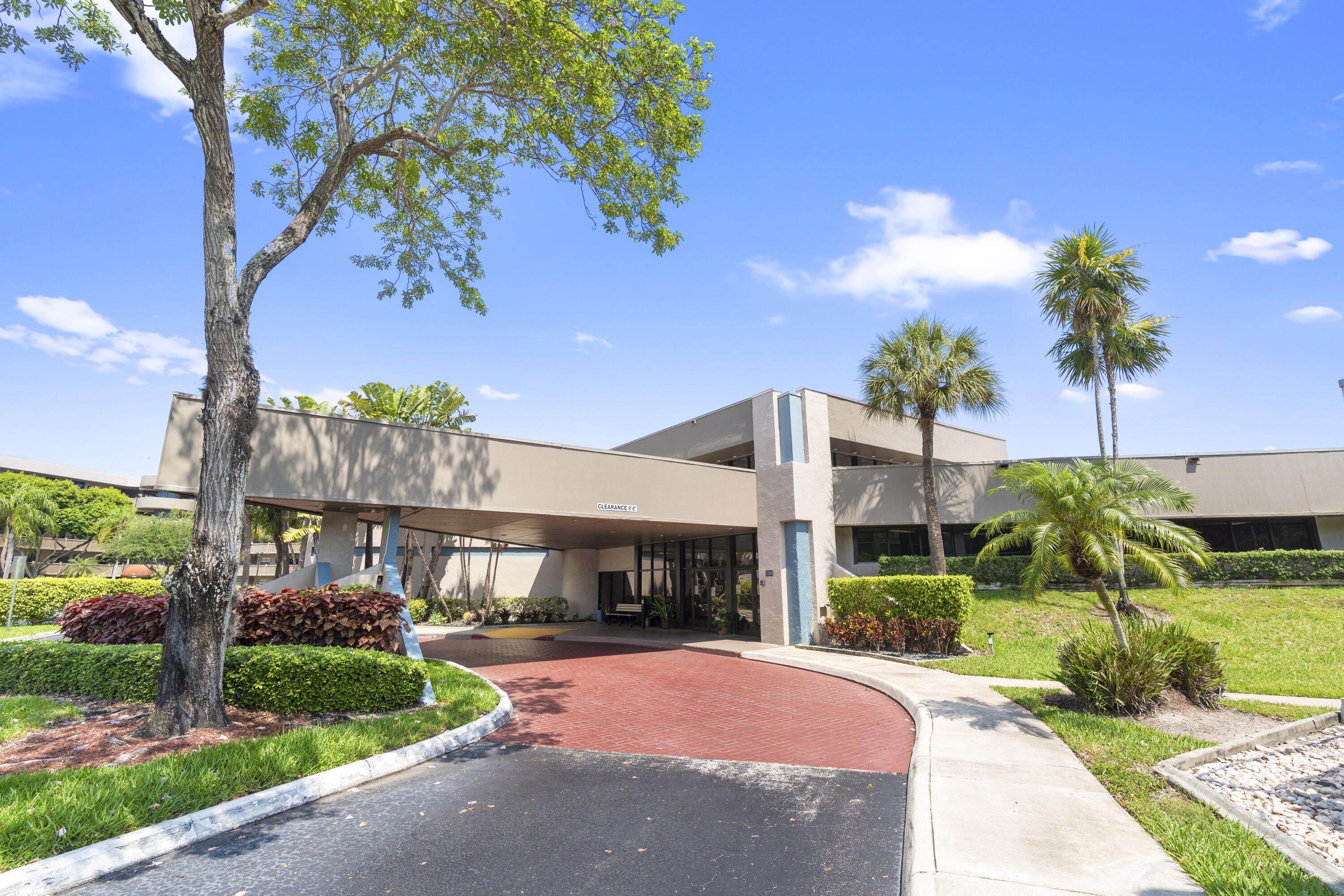 COLONY POINT - Residential