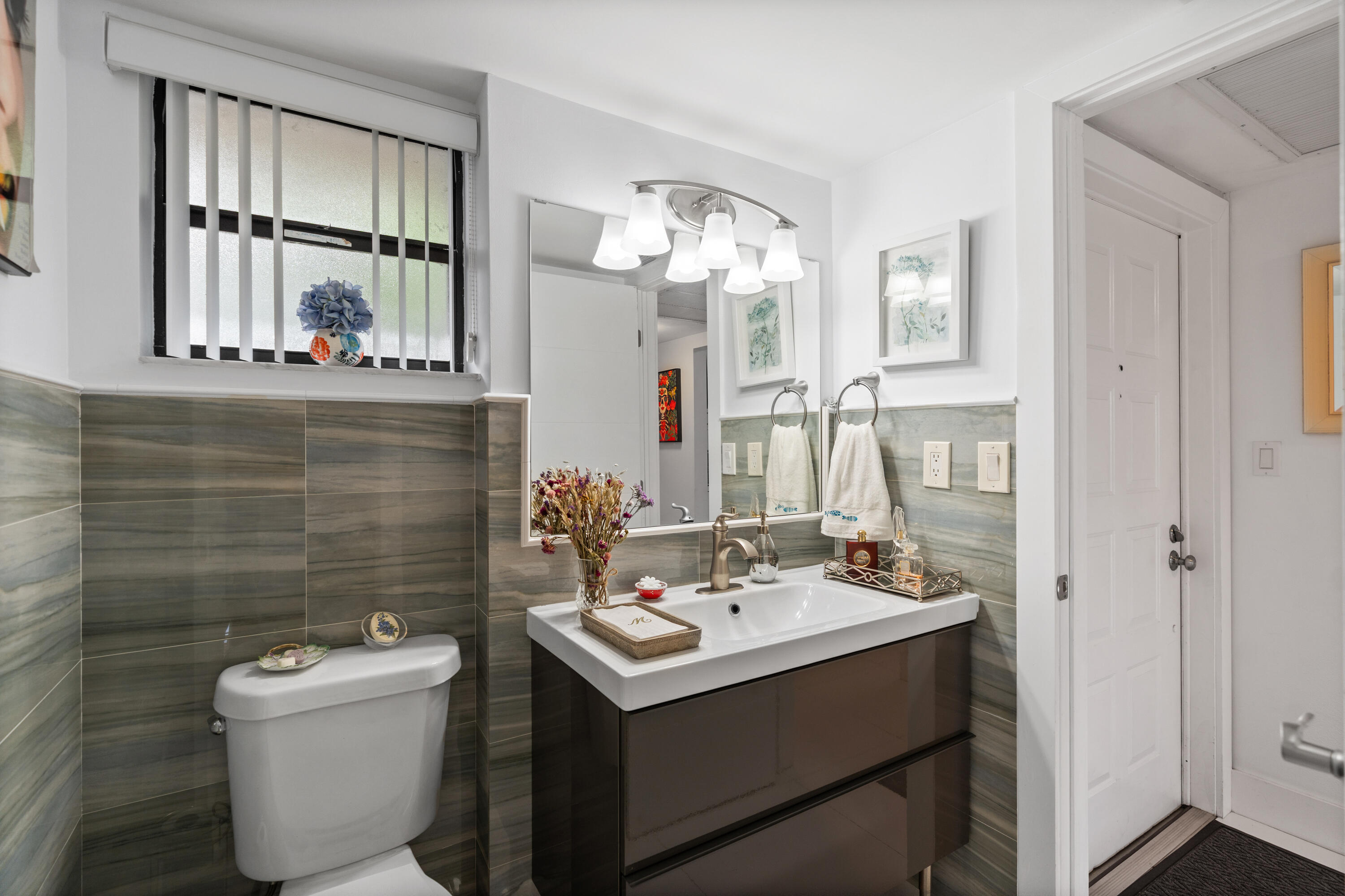 COLONY POINT - Residential