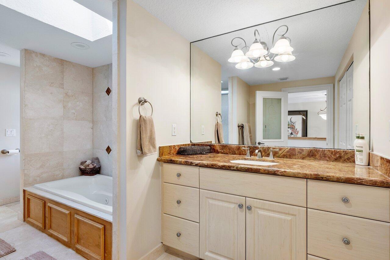 TROPIC ISLE - Residential