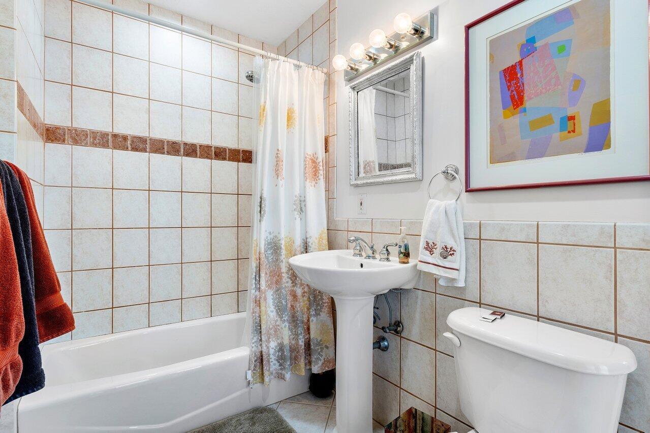 TROPIC ISLE - Residential