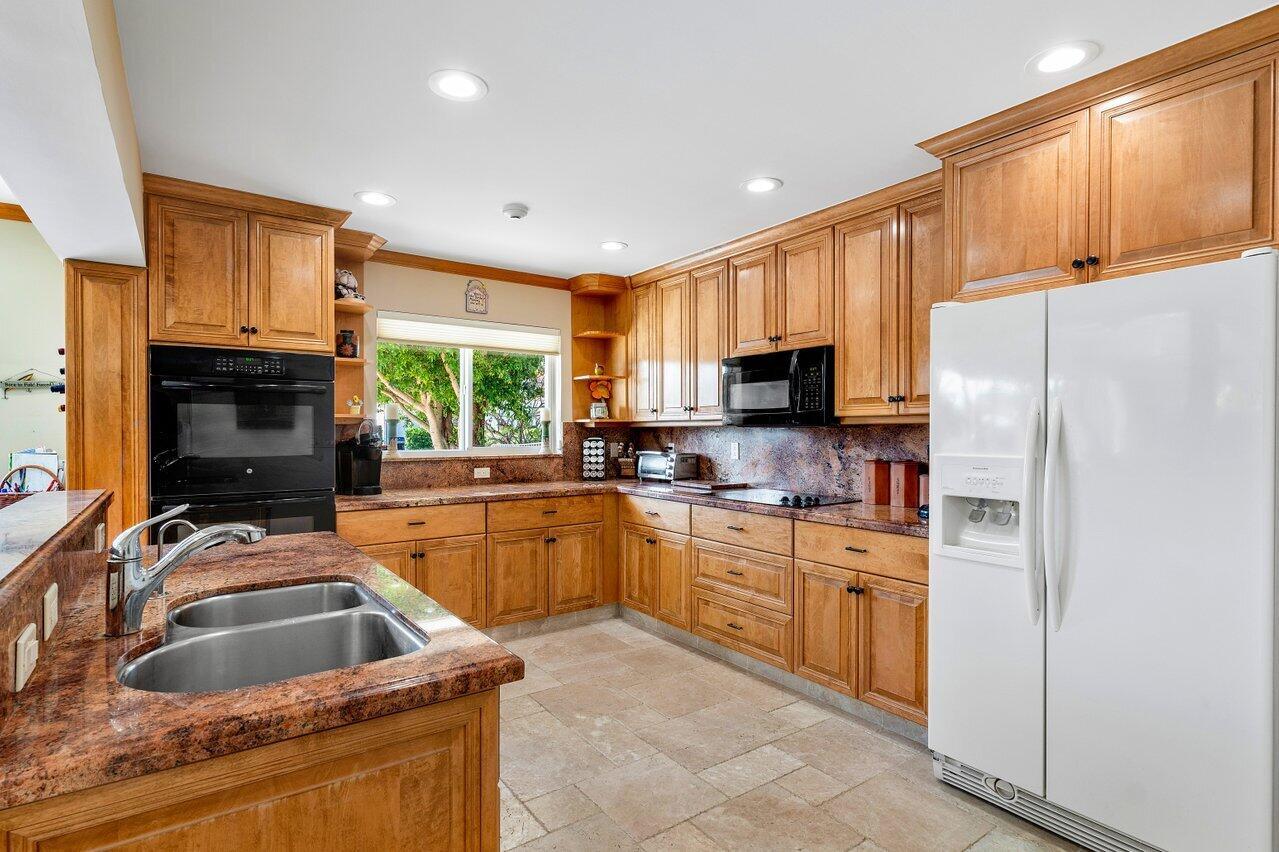 TROPIC ISLE - Residential