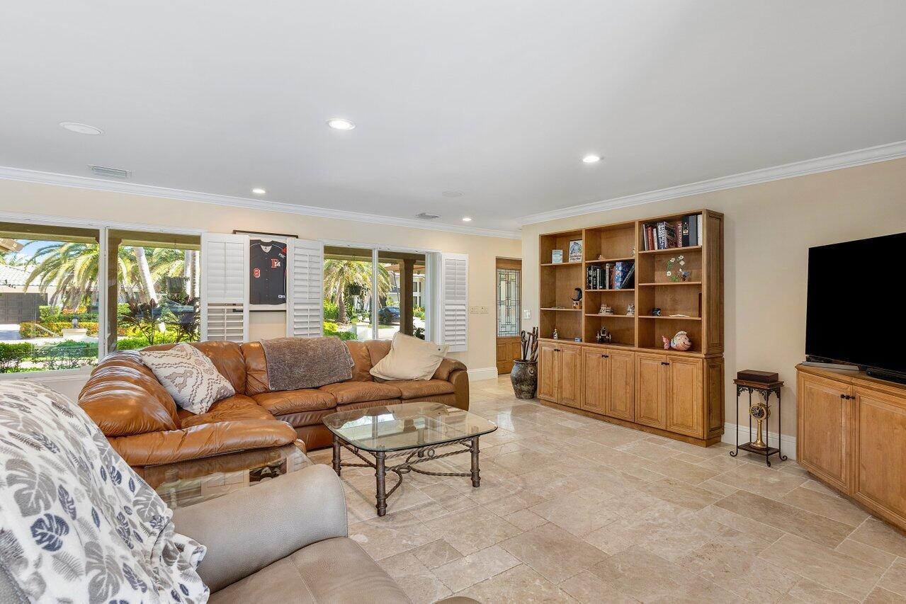 TROPIC ISLE - Residential