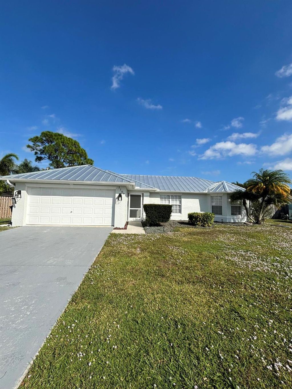 Photo of 2109 SE Trillo Street, Port Saint Lucie, FL 34952 (MLS # R11139332)
