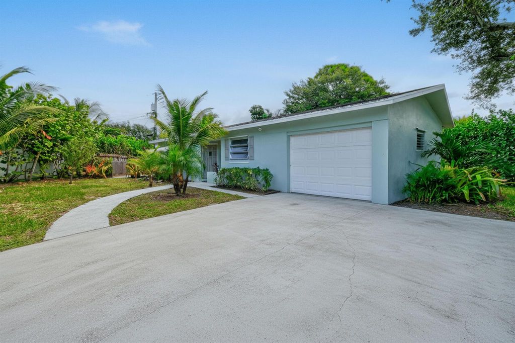 Photo of 356 Cedar Avenue, Tequesta, FL 33469 (MLS # R11139090)