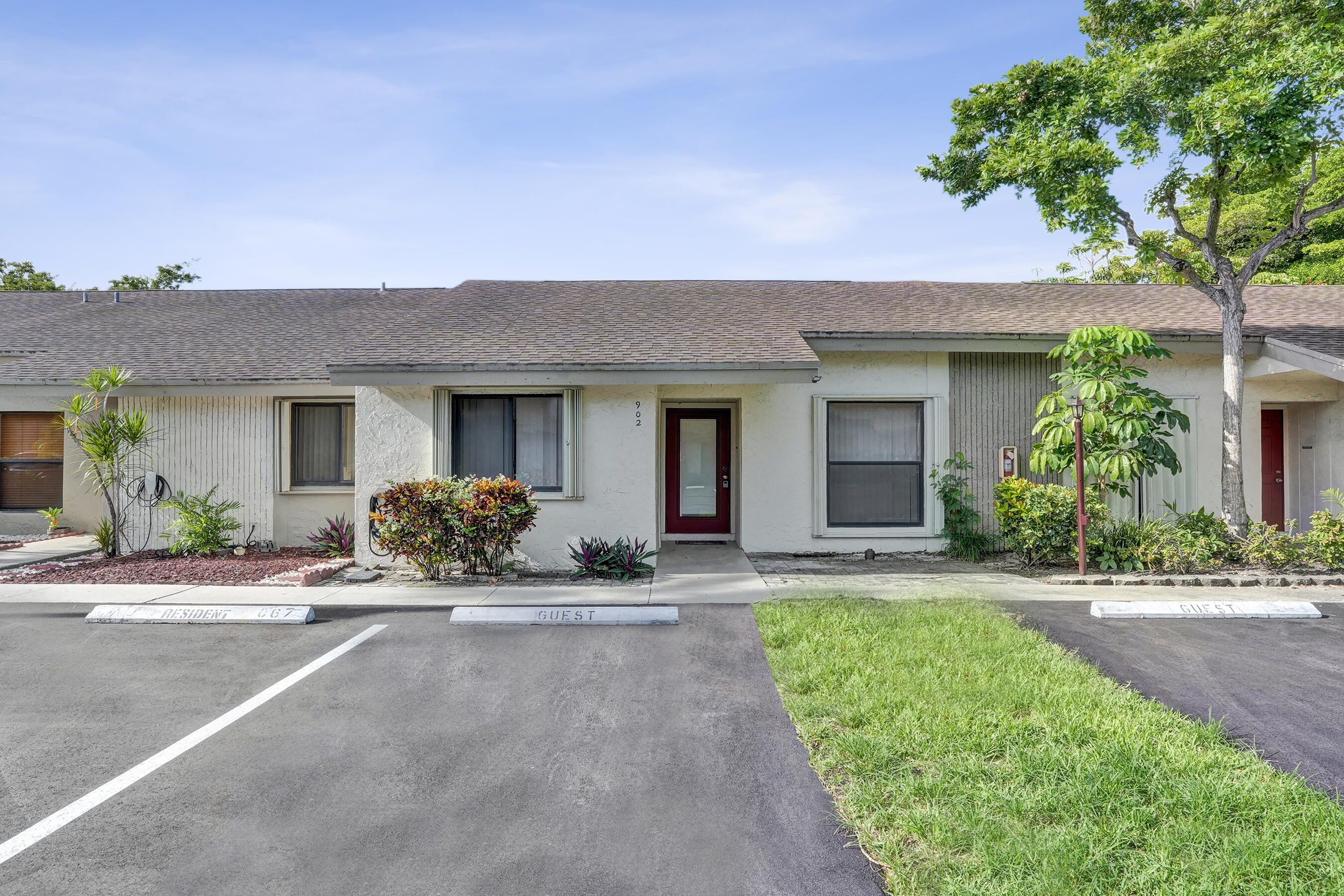 3066 S Oakland Forest Drive 902, Oakland Park FL 33309