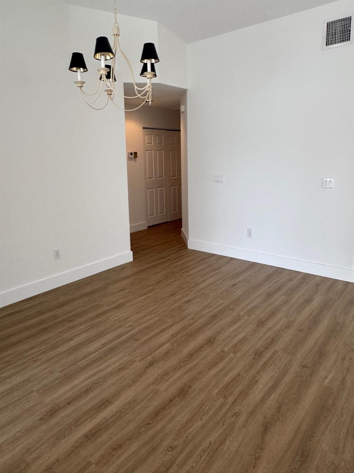 EASTBROOKE COACH HOMES CO - Residential Lease