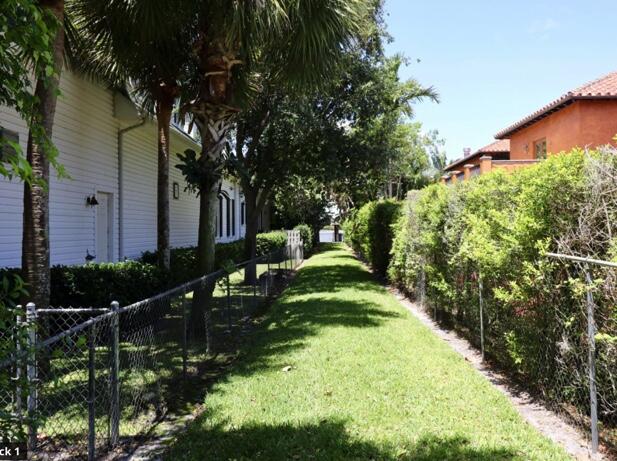 ESTATES MANGO DE PARIS - Residential