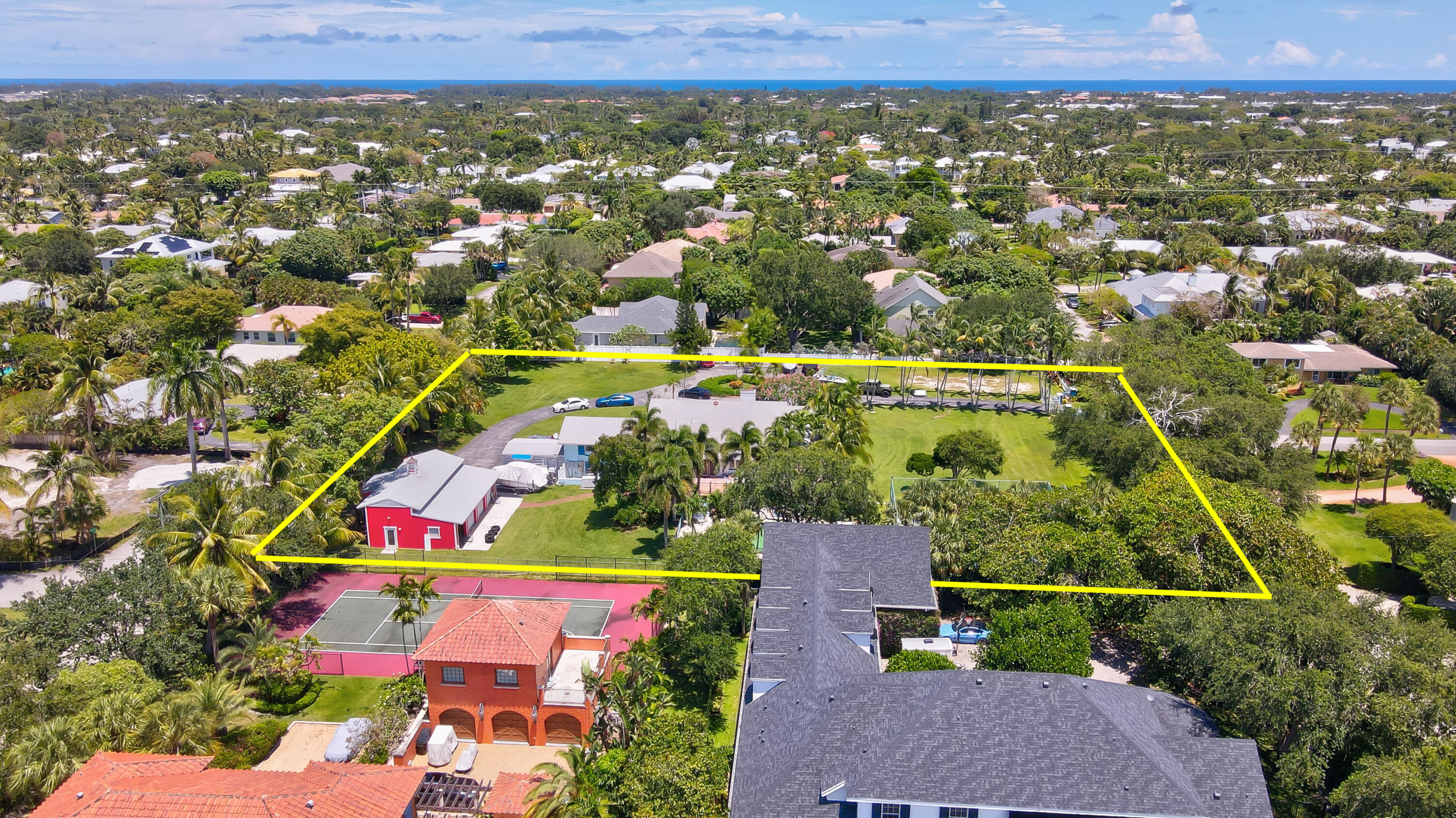 ESTATES MANGO DE PARIS - Residential