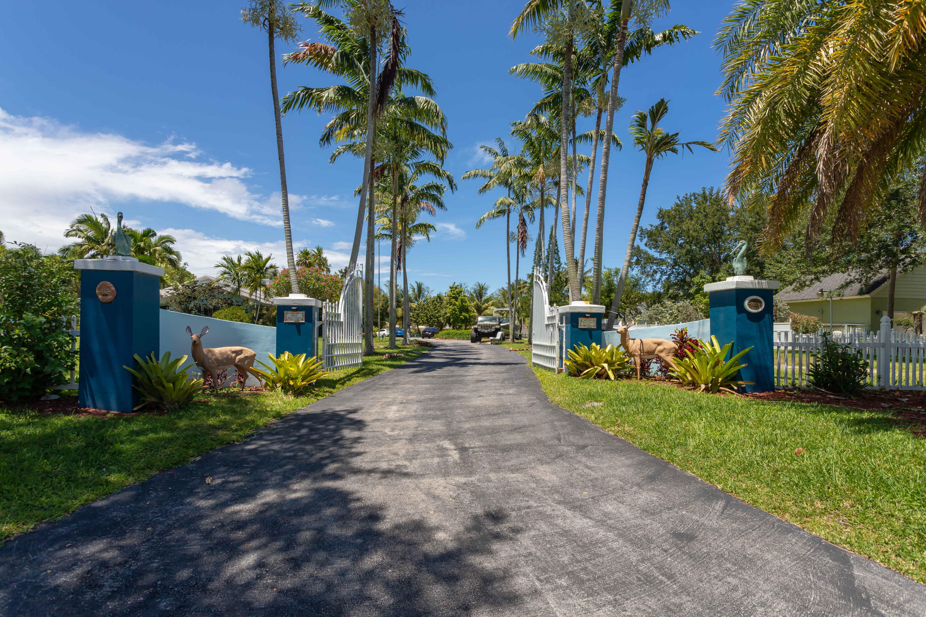 ESTATES MANGO DE PARIS - Residential