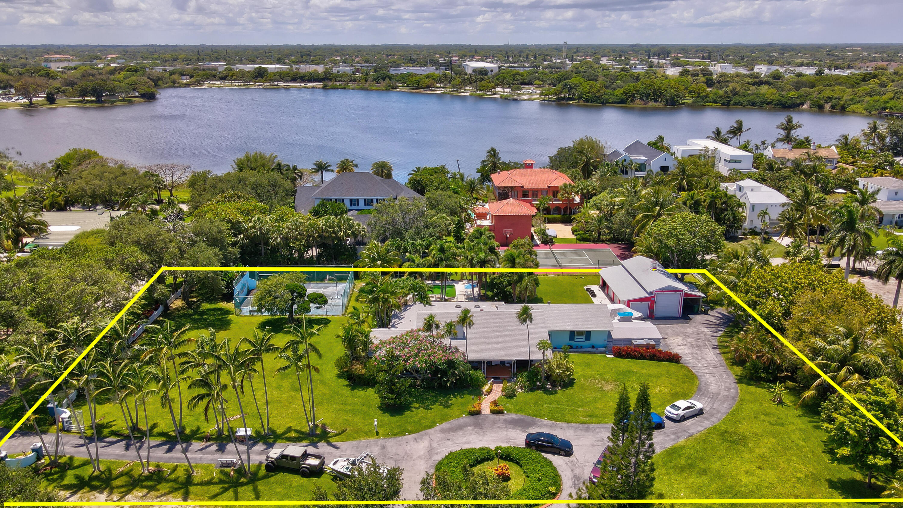 ESTATES MANGO DE PARIS - Residential