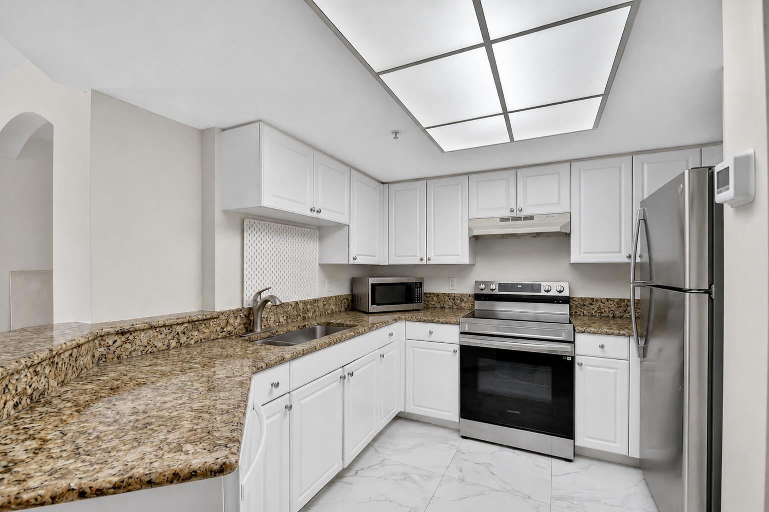 GRAND VIEW AT CRESTWOOD CONDO - Residential