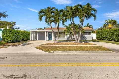 921 SE 13th Court, Deerfield Beach, FL MLS: R11091232