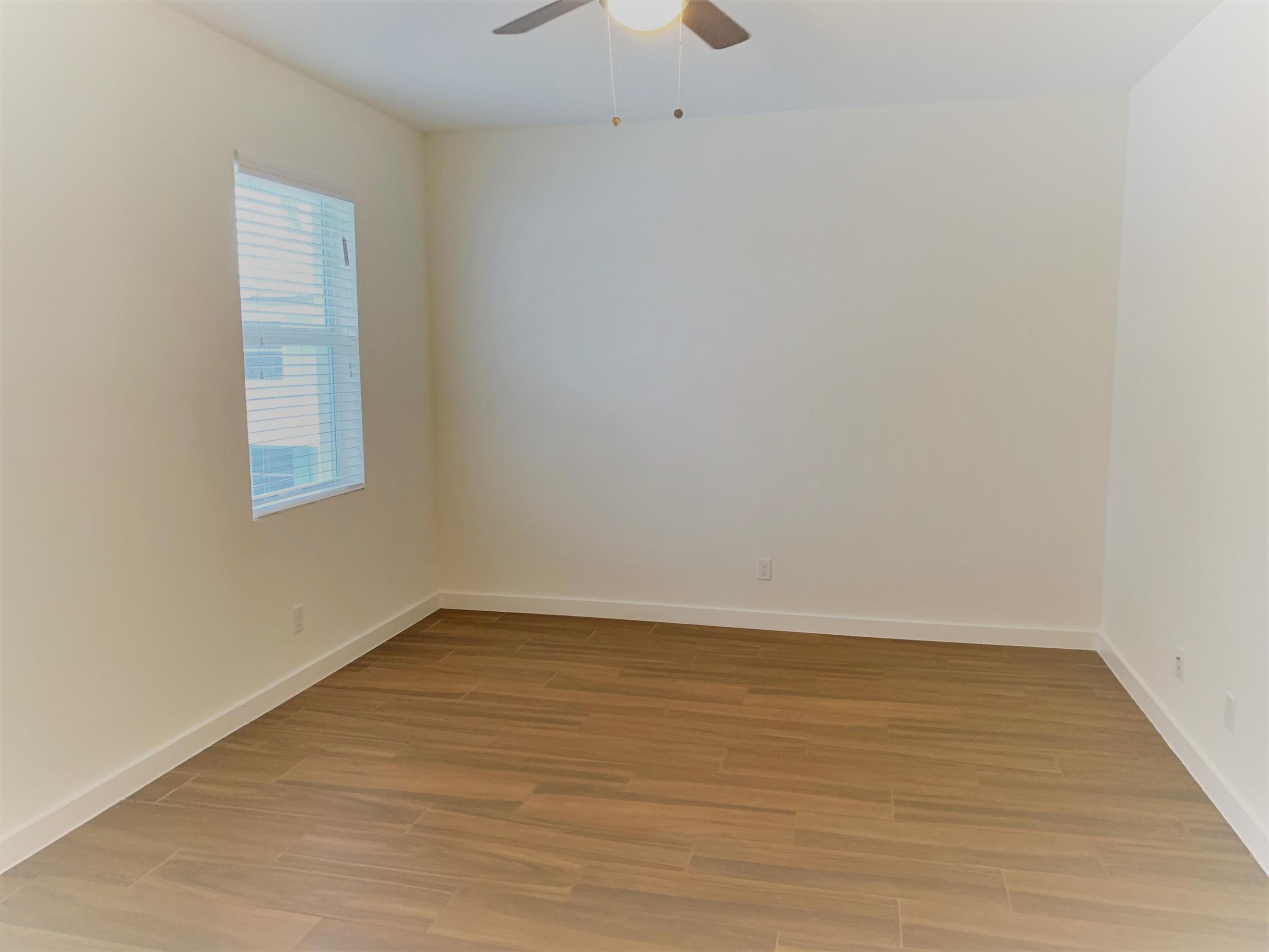 HYPOLUXO COMMONS - Residential Lease